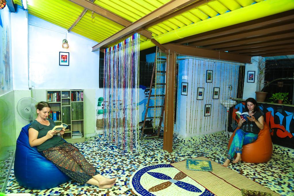 Traveller'S Inn Hotel - Fort Mumbai Bagian luar foto