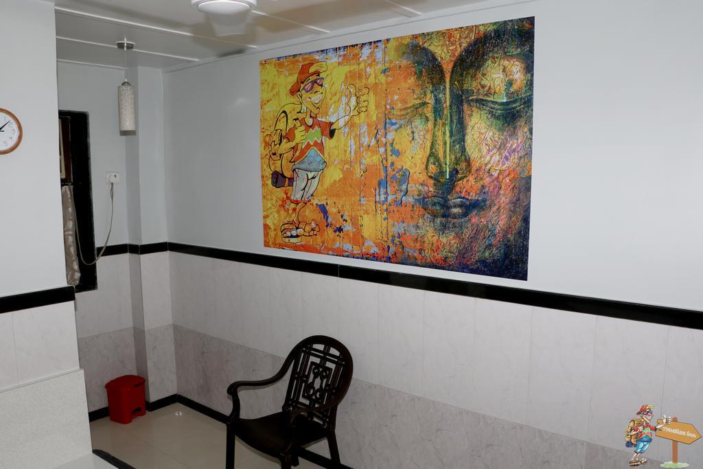 Traveller'S Inn Hotel - Fort Mumbai Bagian luar foto