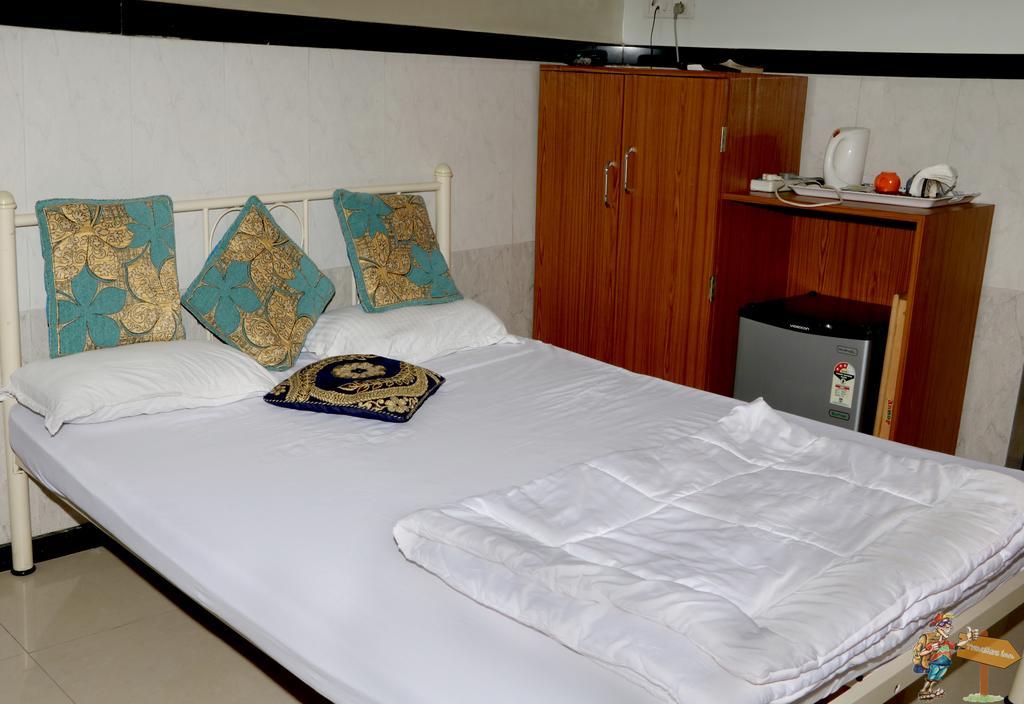 Traveller'S Inn Hotel - Fort Mumbai Bagian luar foto