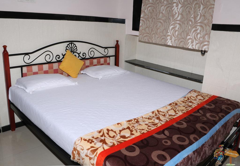 Traveller'S Inn Hotel - Fort Mumbai Bagian luar foto