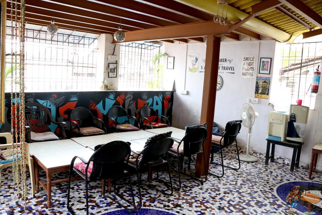 Traveller'S Inn Hotel - Fort Mumbai Bagian luar foto