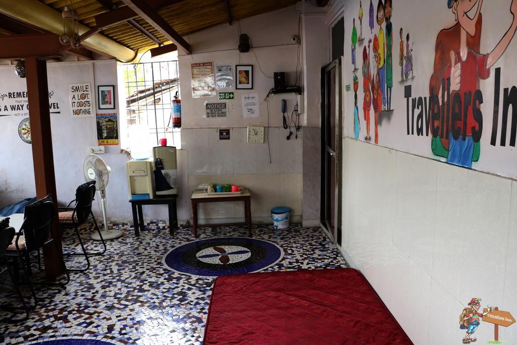 Traveller'S Inn Hotel - Fort Mumbai Bagian luar foto