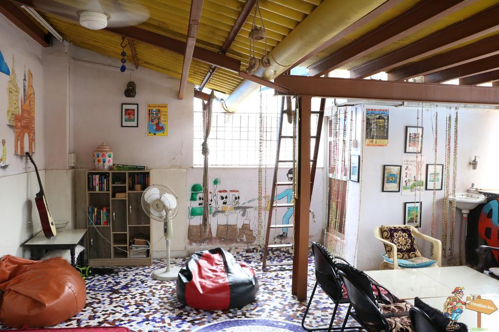 Traveller'S Inn Hotel - Fort Mumbai Bagian luar foto