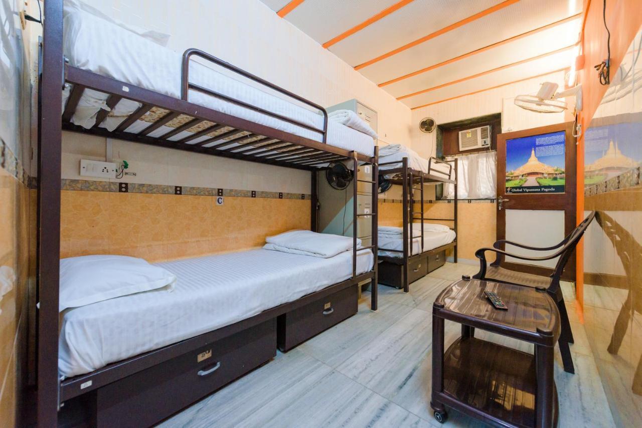 Traveller'S Inn Hotel - Fort Mumbai Bagian luar foto