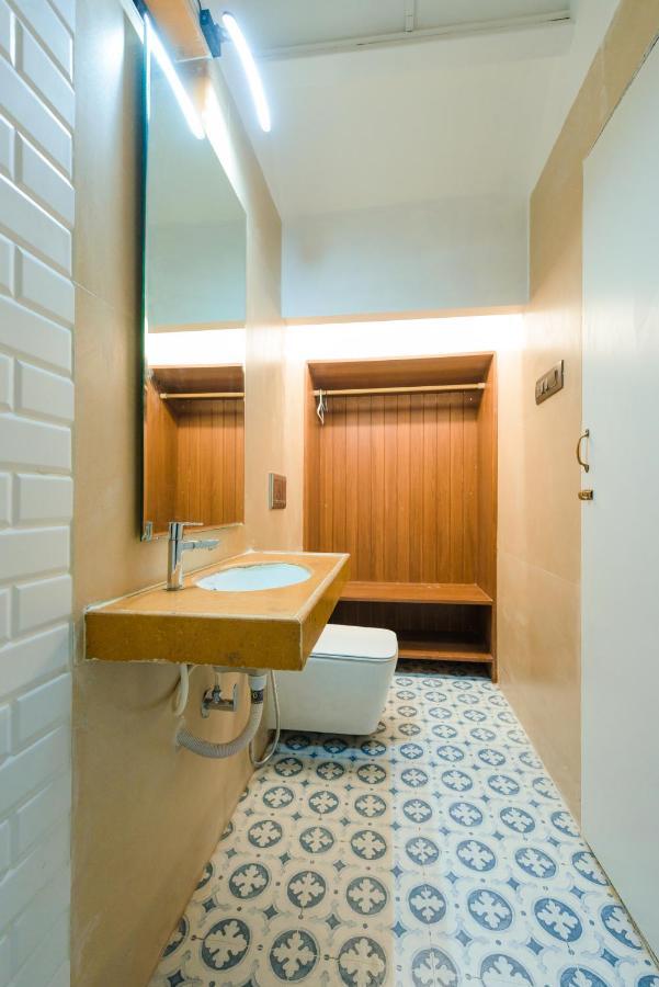 Traveller'S Inn Hotel - Fort Mumbai Bagian luar foto