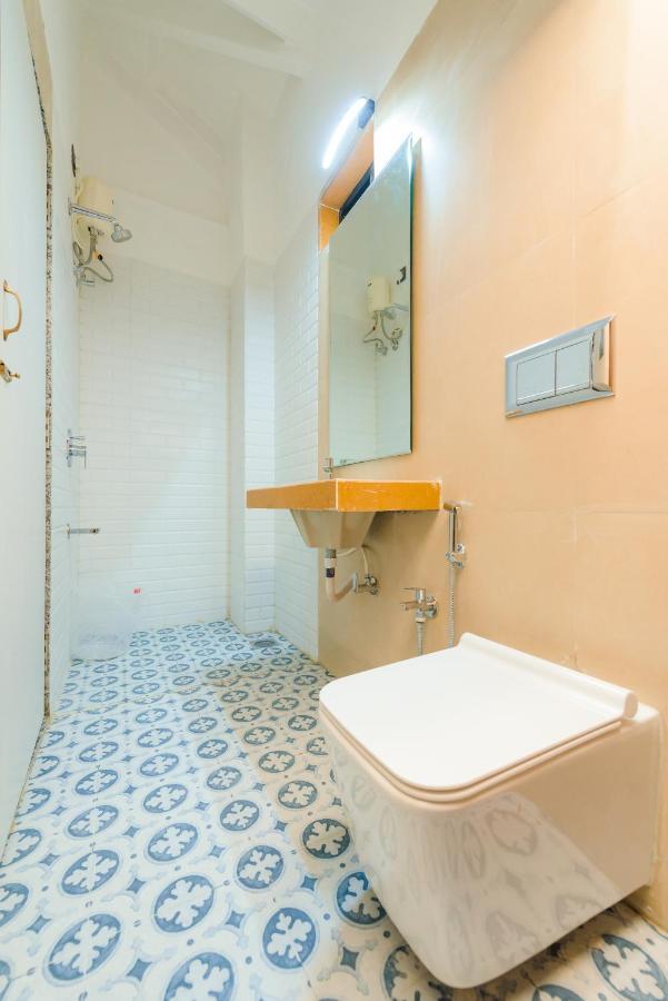 Traveller'S Inn Hotel - Fort Mumbai Bagian luar foto