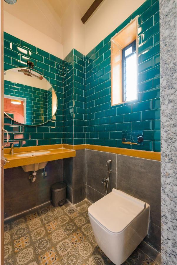 Traveller'S Inn Hotel - Fort Mumbai Bagian luar foto