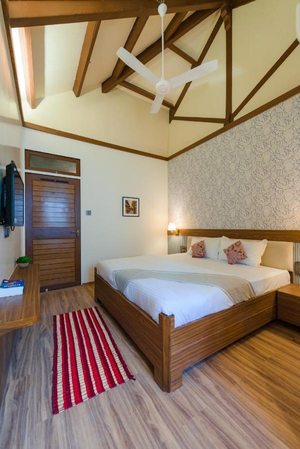 Traveller'S Inn Hotel - Fort Mumbai Bagian luar foto
