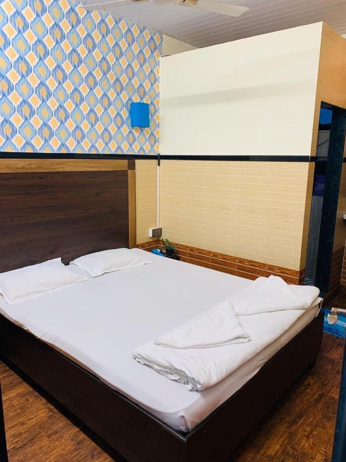 Traveller'S Inn Hotel - Fort Mumbai Bagian luar foto
