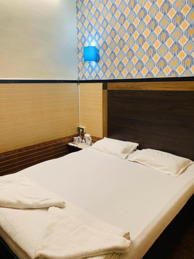 Traveller'S Inn Hotel - Fort Mumbai Bagian luar foto